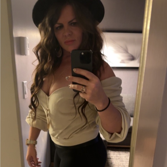 Meet your Posher, Amy - Picture 2 of 3